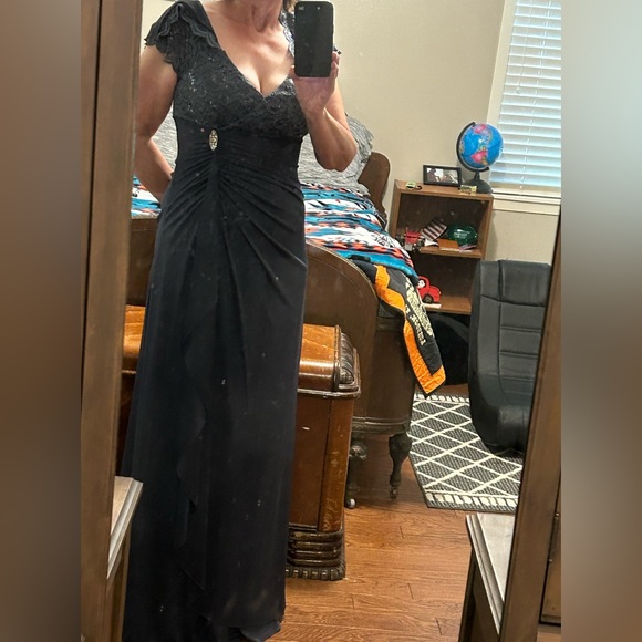 Betsy Adams formal - Picture 2 of 2